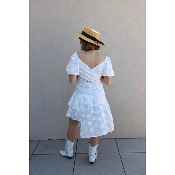 House of Sunny Prairie Sundress Pearl White Dress‎ Embroidered Floral Size 2 - Picture 4 of 8